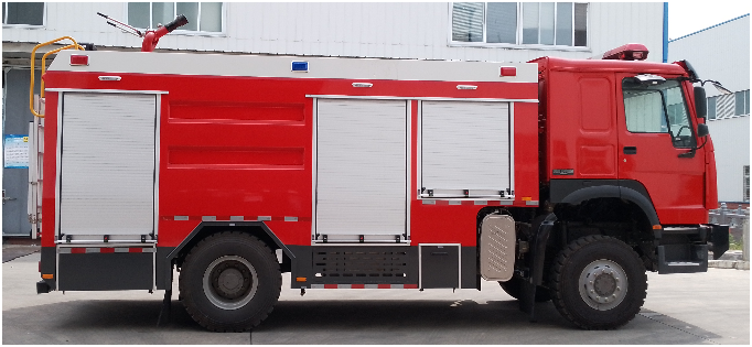 重汽6噸四驅越野水罐消防車